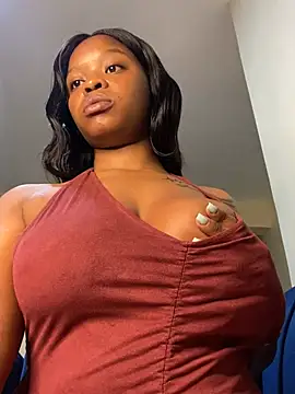 Snapshot of SexxyLunar chatting on 02/07/25, 08:44 SexxyLunar online show from 02/07/25, 08:44