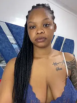 Snapshot of SexxyLunar chatting on 10/10/25, 09:36 SexxyLunar online show from 10/10/25, 09:36