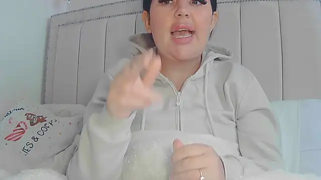 magical mia online show from 11/18/25, 02:43