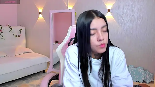 Snapshot of miagomezweb1 chatting on 01/10/25, 12:47 miagomezweb1 online show from 01/10/25, 12:47