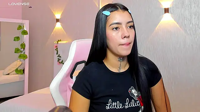 Snapshot of miagomezweb1 chatting on 01/30/25, 01:53 miagomezweb1 online show from 01/30/25, 01:53