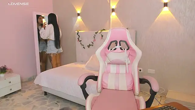 Snapshot of miagomezweb1 chatting on 02/07/25, 01:01 miagomezweb1 online show from 02/07/25, 01:01