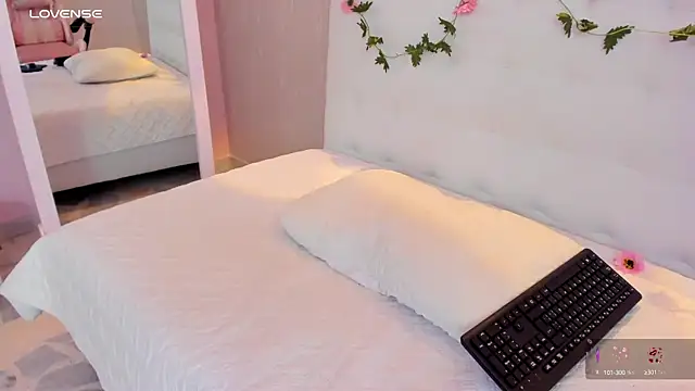 Snapshot of miagomezweb1 chatting on 02/10/25, 04:36 miagomezweb1 online show from 02/10/25, 04:36