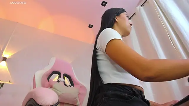 Snapshot of miagomezweb1 chatting on 03/01/25, 12:23 miagomezweb1 online show from 03/01/25, 12:23