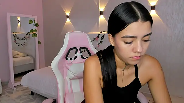 Snapshot of miagomezweb1 chatting on 03/04/25, 12:44 miagomezweb1 online show from 03/04/25, 12:44