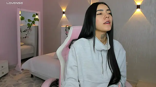 Snapshot of miagomezweb1 chatting on 03/08/25, 12:30 miagomezweb1 online show from 03/08/25, 12:30