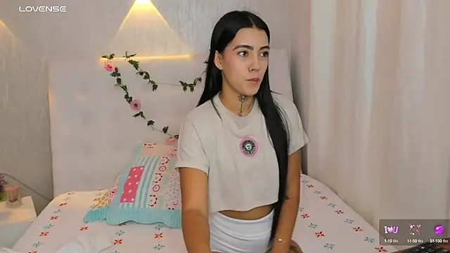 Snapshot of miagomezweb1 chatting on 03/21/25, 01:12 miagomezweb1 online show from 03/21/25, 01:12