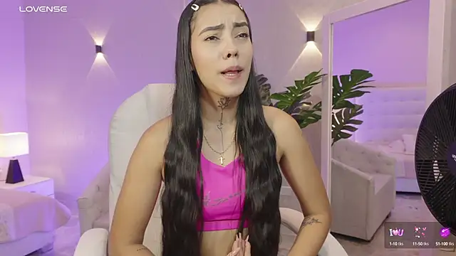 Snapshot of miagomezweb1 chatting on 09/19/25, 01:01 miagomezweb1 online show from 09/19/25, 01:01