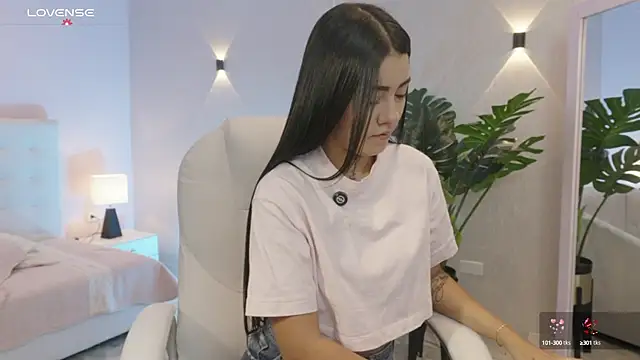 Snapshot of miagomezweb1 chatting on 09/20/25, 12:28 miagomezweb1 online show from 09/20/25, 12:28