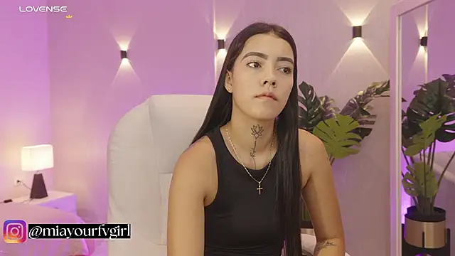 Snapshot of miagomezweb1 chatting on 10/03/25, 12:13 miagomezweb1 online show from 10/03/25, 12:13