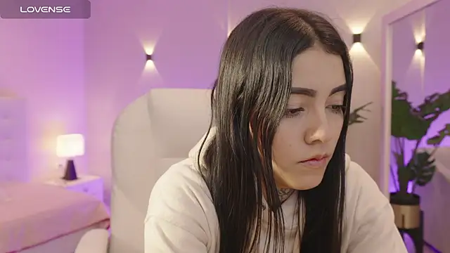 Snapshot of miagomezweb1 chatting on 10/14/25, 01:23 miagomezweb1 online show from 10/14/25, 01:23