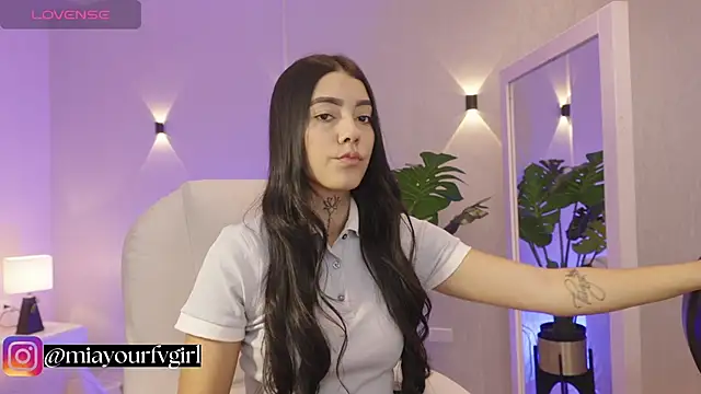 Snapshot of miagomezweb1 chatting on 10/18/25, 12:39 miagomezweb1 online show from 10/18/25, 12:39