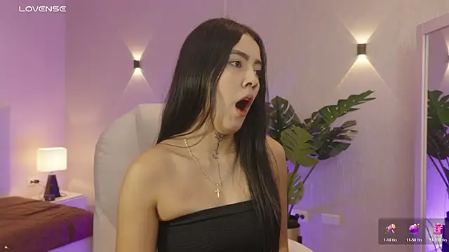 Snapshot of miagomezweb1 chatting on 11/06/25, 02:07 miagomezweb1 online show from 11/06/25, 02:07