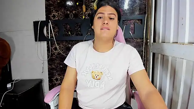 blonde girl01 online show from 01/09/25, 11:34