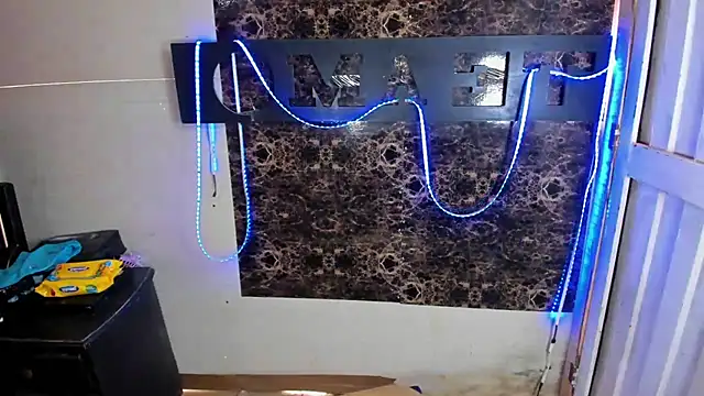 blonde girl01 online show from 03/11/25, 06:30