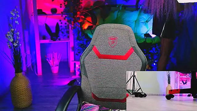 MonicaMaxwel online show from 03/20/25, 06:09