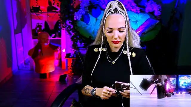 MonicaMaxwel online show from 11/03/25, 11:11