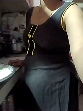 Snapshot of Ankita202 chatting on 11/14/25, 01:43 Ankita202 online show from 11/14/25, 01:43