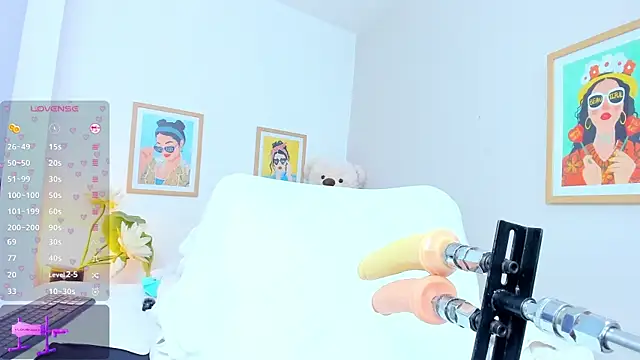 jasminnee  online show from 04/12/26, 01:27