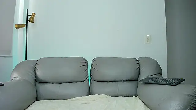bellacarolainnn online show from 06/07/26, 06:44