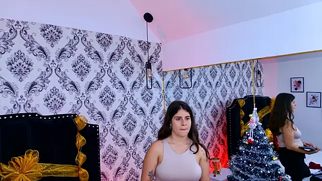 LexaDeRusso online show from 12/15/25, 07:51