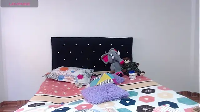 Zasha Kaira online show from 03/25/26, 09:54