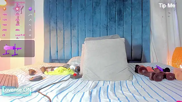 Snapshot of blondehorny69 chatting on 09/23/25, 07:39 blondehorny69 online show from 09/23/25, 07:39