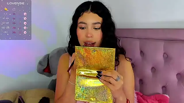 Snapshot of youpinkgirl_ chatting on 01/30/25, 05:30 youpinkgirl  online show from 01/30/25, 05:30