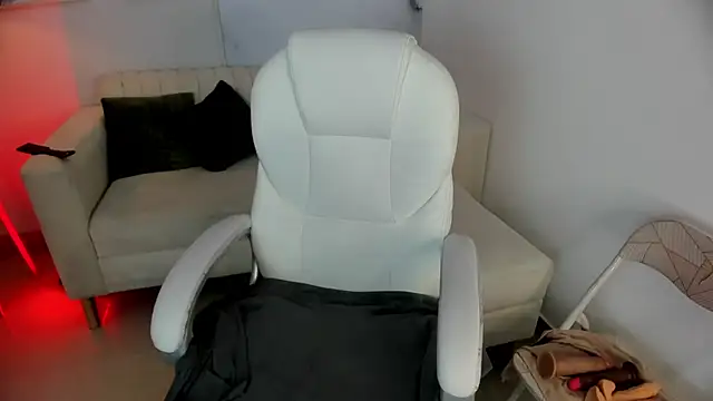 Snapshot of youpinkgirl_ chatting on 09/11/25, 08:20 youpinkgirl  online show from 09/11/25, 08:20