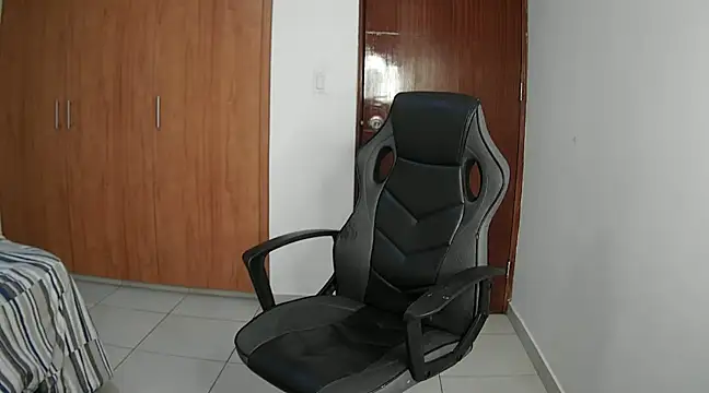 modexusparty1 online show from 01/04/25, 01:53