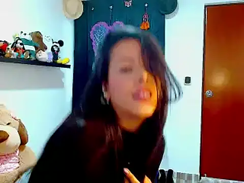 Snapshot of ella_peck chatting on 12/01/24, 08:20 ella peck online show from 12/01/24, 08:20