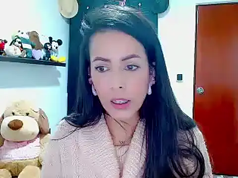 Snapshot of ella_peck chatting on 12/18/24, 02:42 ella peck online show from 12/18/24, 02:42