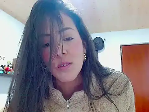 Snapshot of ella_peck chatting on 12/31/24, 02:29 ella peck online show from 12/31/24, 02:29