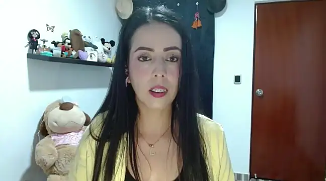 Snapshot of ella_peck chatting on 02/05/25, 12:20 ella peck online show from 02/05/25, 12:20