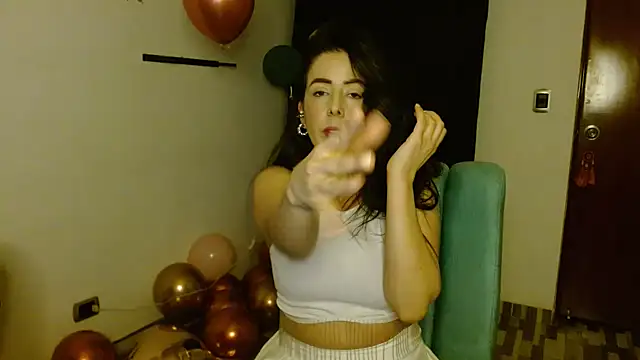 Snapshot of ella_peck chatting on 09/25/25, 03:43 ella peck online show from 09/25/25, 03:43