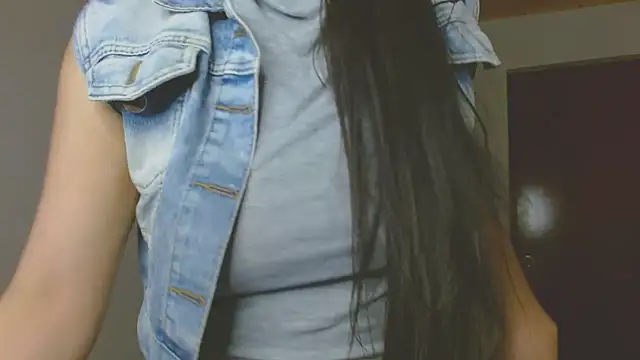 Snapshot of ella_peck chatting on 10/05/25, 03:16 ella peck online show from 10/05/25, 03:16