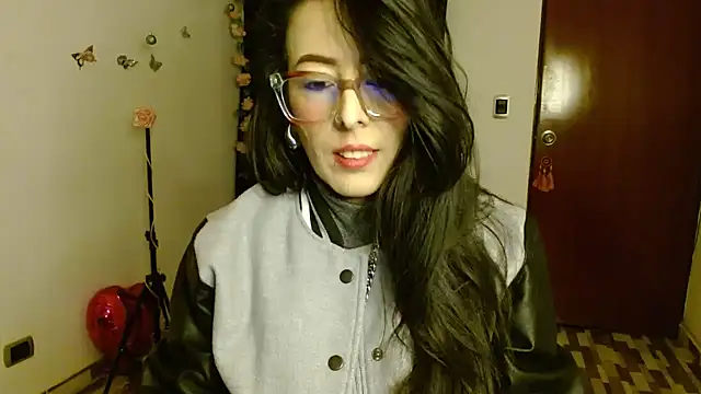 Snapshot of ella_peck chatting on 11/19/25, 05:18 ella peck online show from 11/19/25, 05:18