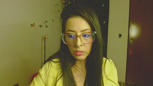 Snapshot of ella_peck chatting on 12/02/25, 04:51 ella peck online show from 12/02/25, 04:51