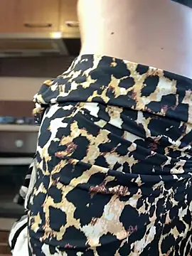 Hotmomcheckk  online show from 02/13/25, 09:30