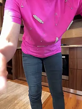 Hotmomcheckk  online show from 02/26/25, 11:09