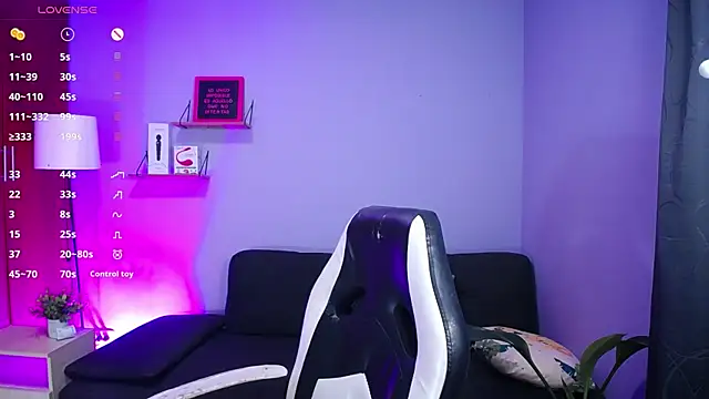 Snapshot of danny_goddess chatting on 12/11/24, 03:45 danny goddess online show from 12/11/24, 03:45