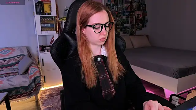 LinaWitch online show from 11/05/25, 12:49