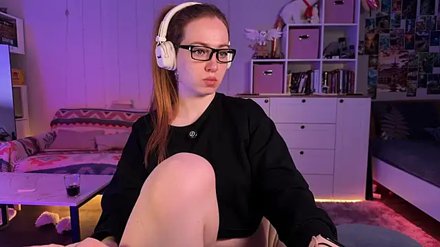 LinaWitch online show from 02/13/26, 01:51