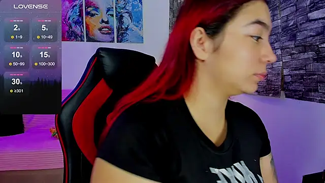 Snapshot of Ariadna_sc chatting on 11/07/25, 01:22 Ariadna sc online show from 11/07/25, 01:22