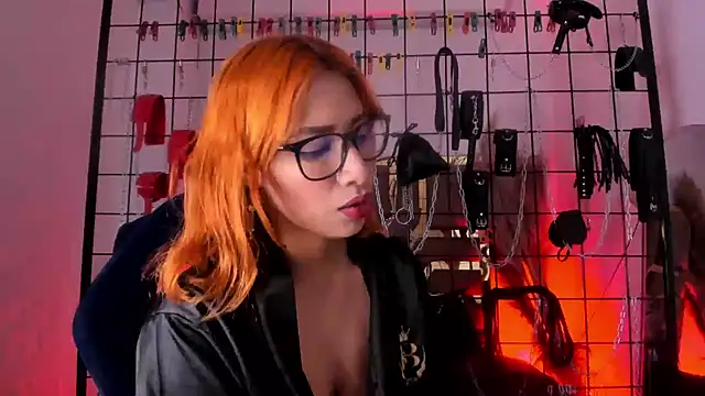 Snapshot of charrlotte_quinn chatting on 02/13/25, 08:24 charrlotte quinn online show from 02/13/25, 08:24