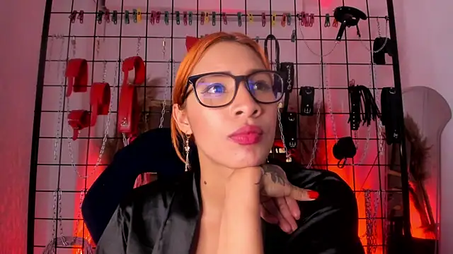 Snapshot of charrlotte_quinn chatting on 02/14/25, 02:28 charrlotte quinn online show from 02/14/25, 02:28