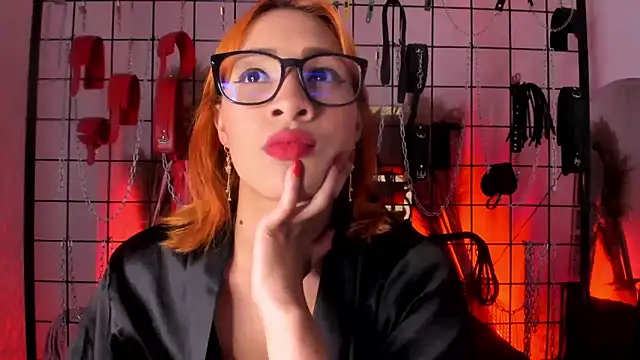 Snapshot of charrlotte_quinn chatting on 02/15/25, 01:10 charrlotte quinn online show from 02/15/25, 01:10