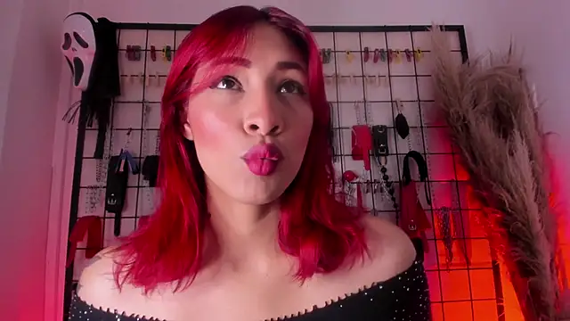 Snapshot of charrlotte_quinn chatting on 11/04/25, 02:49 charrlotte quinn online show from 11/04/25, 02:49