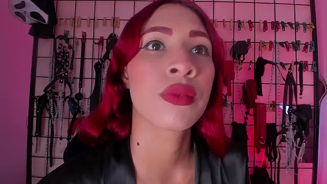 Snapshot of charrlotte_quinn chatting on 01/10/26, 04:20 charrlotte quinn online show from 01/10/26, 04:20