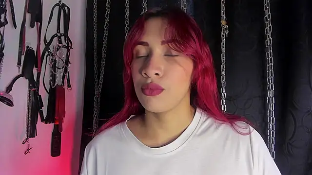 Snapshot of charrlotte_quinn chatting on 02/16/26, 01:07 charrlotte quinn online show from 02/16/26, 01:07